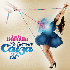 La cantante calza 37½